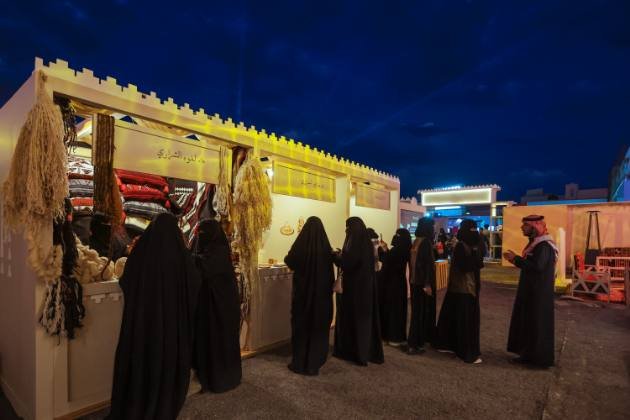 الإيثار والحرفة